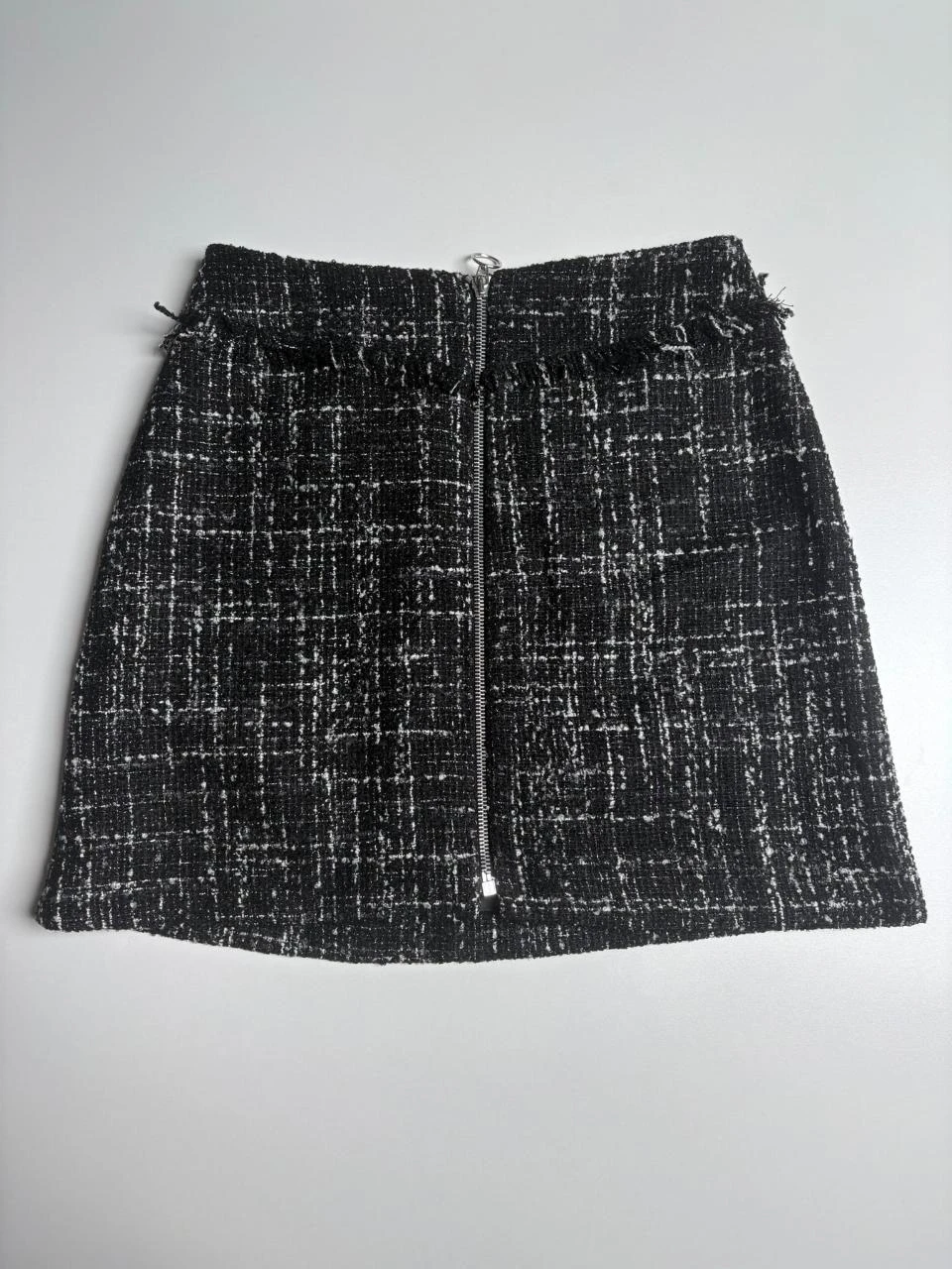 Jupe noir et blanche en laine Camaïeu 34